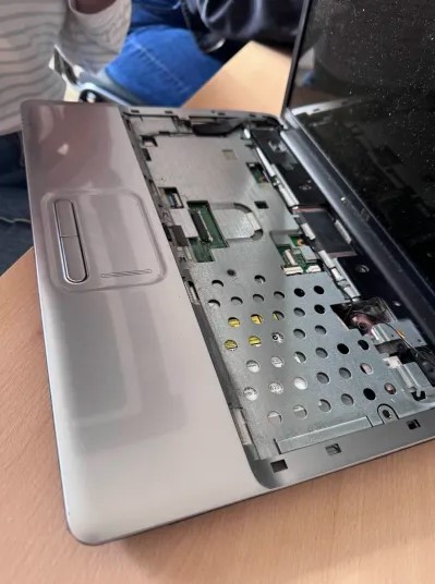 Fichier:Cadre clavier retiré.jpg