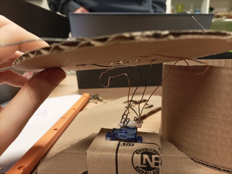 Fichier:Accroche pale.jpg