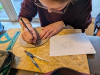 Manar qui dessine.jpg