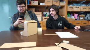 Nathan et Ewen entrain de travailler sur la maquette.jpg