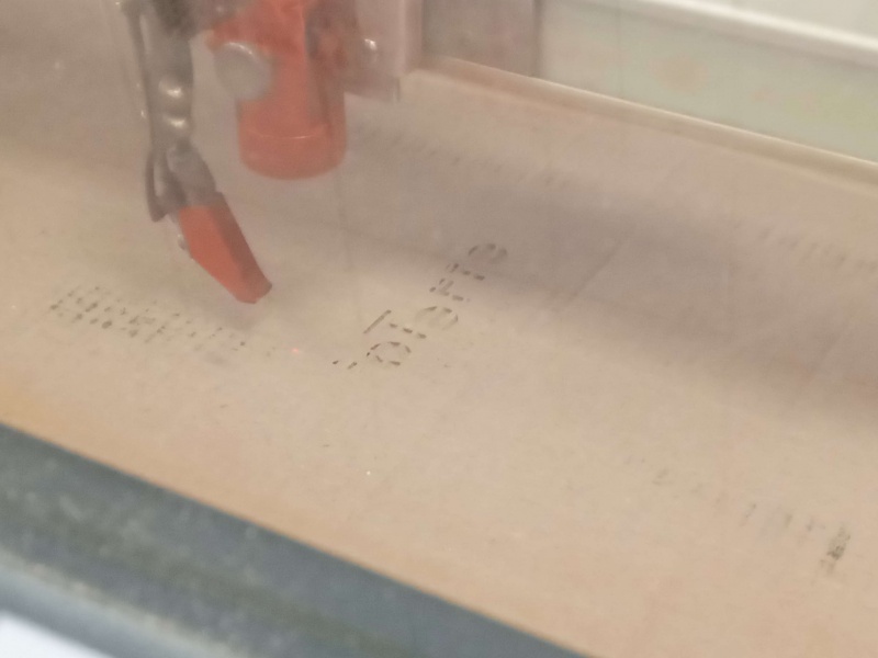 Fichier:Decoupe laser trotec.jpg