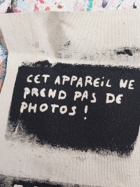 Derrière la boite.jpg